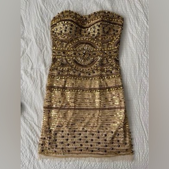 MOVING SALE: Tony Bowls gold beaded strapless “TS21301 Illusion Hem Dress” sz 4 - Picture 2 of 7